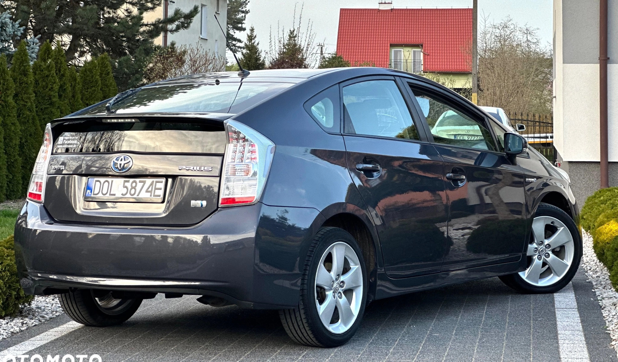 Toyota Prius cena 40900 przebieg: 185000, rok produkcji 2011 z Twardogóra małe 781